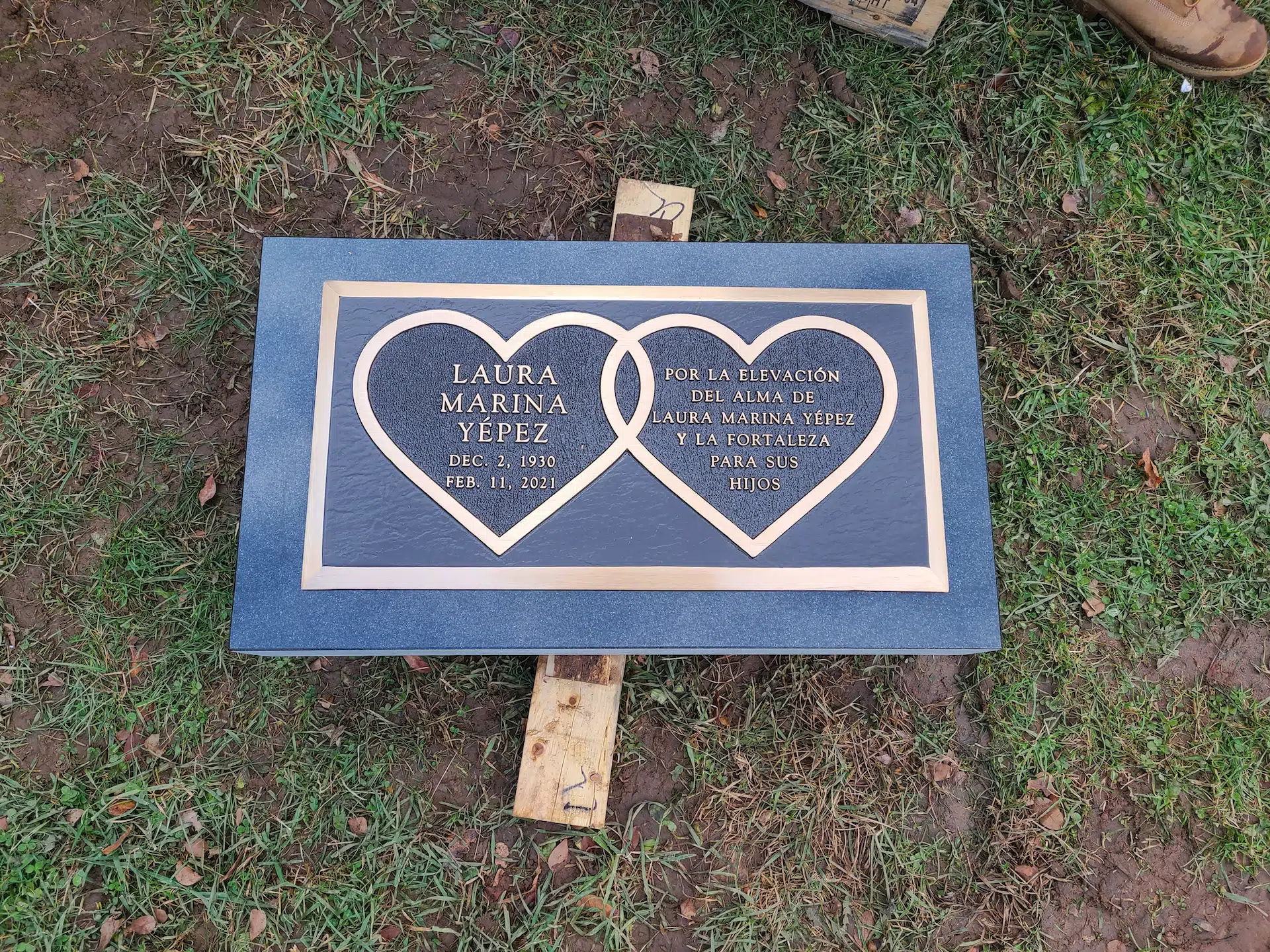 Bronze Tomb Plaque hand-carved by Tomb Plaque Shop in NJ — image 5
