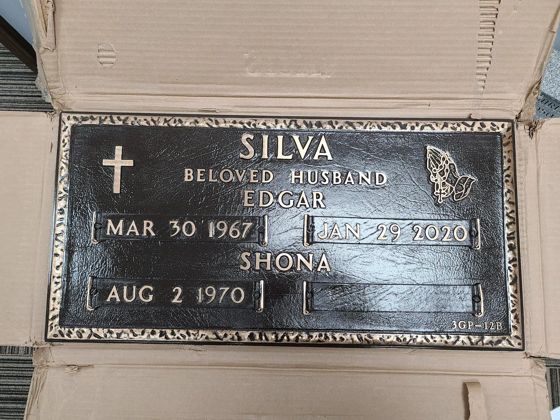 Bronze Tomb Plaque hand-carved by Tomb Plaque Shop in NJ — image 9